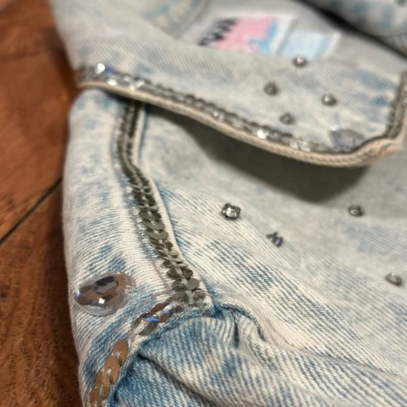 Vintage 1980s Hand Beaded and Embellished Extra Blues Jean Jacket Size M - Picture 9 of 16